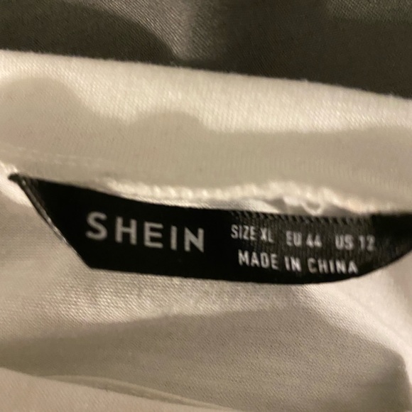 Cute opened back top with striped skirt - Picture 3 of 3